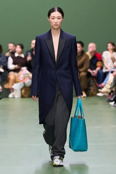 Look 24